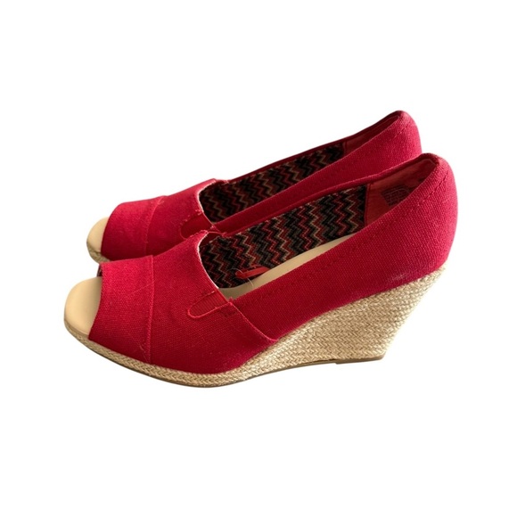 Faded Glory Red Espadrille Wedges | Size 6.5 | New| Peep toe - Picture 3 of 5
